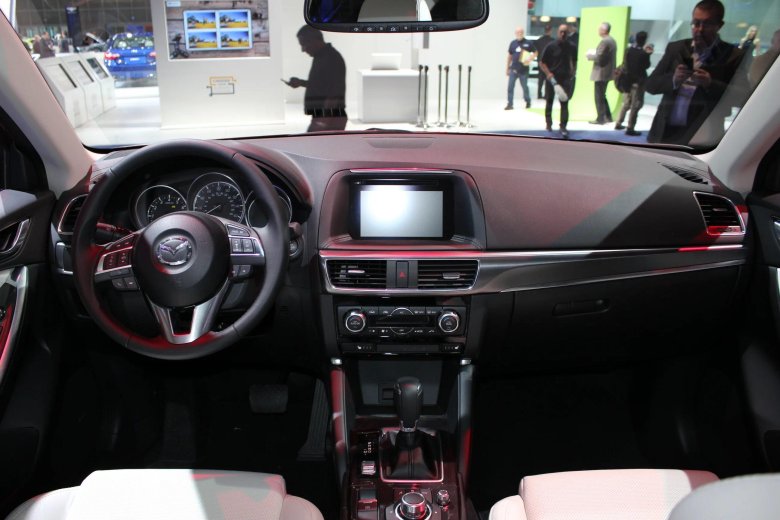 Mazda CX 5 красный салон