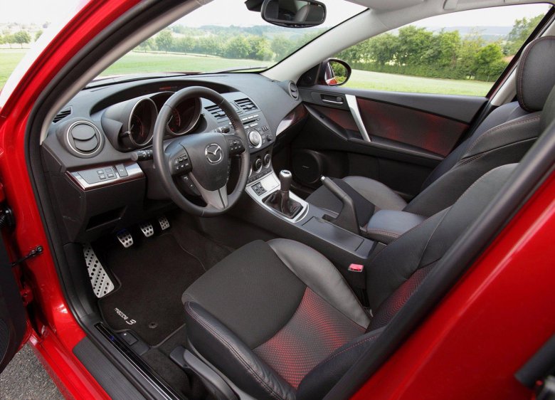 Mazda 3 MPS салон