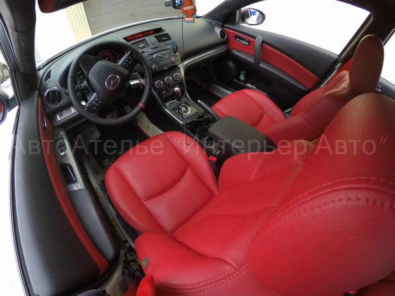 Мазда 6 красная салон