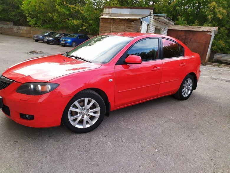 Мазда 3 красная седан 2006