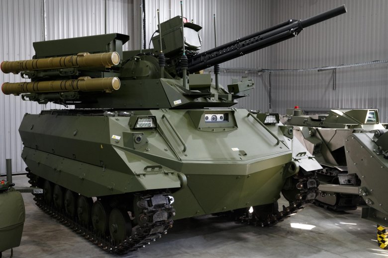 Боевой робот уран 9