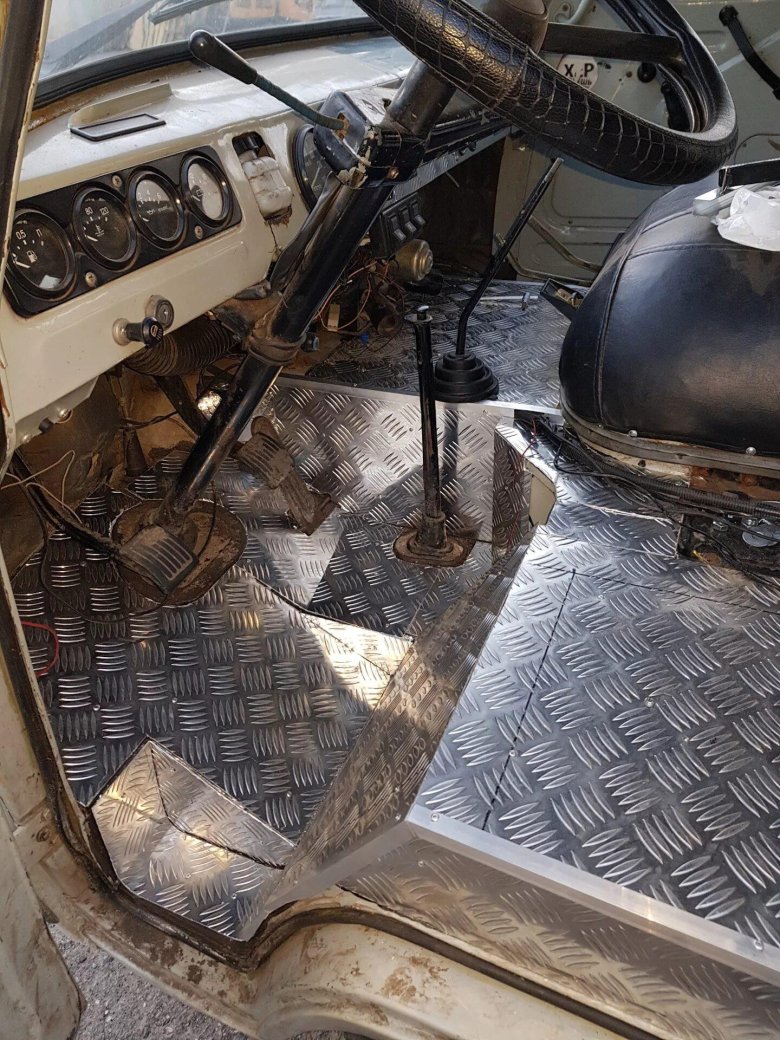 УАЗ 3303 салон