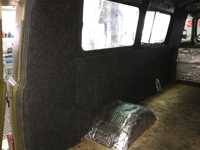 УАЗ 452 внутри