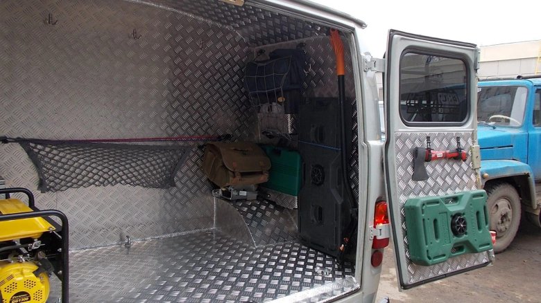 Багажный отсек УАЗ 452