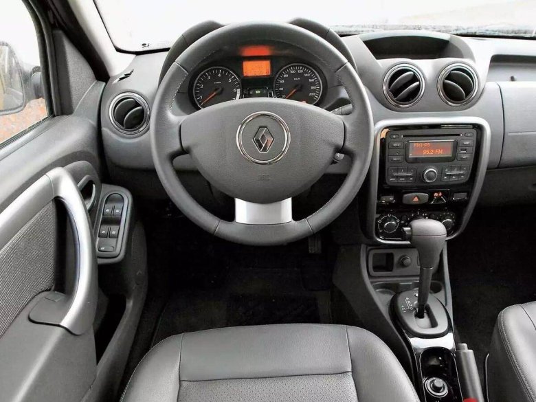 Renault Duster 2012 салон