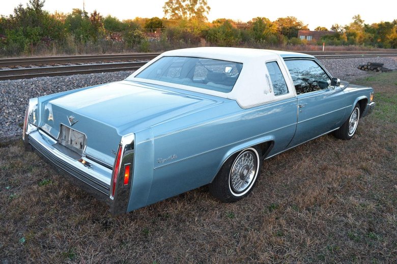 Cadillac купе старый