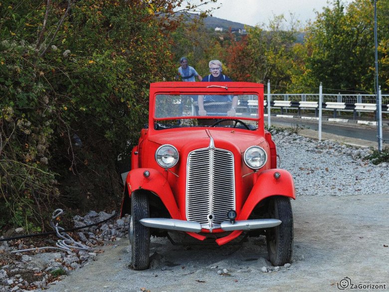 Лучистое ретро автомобили