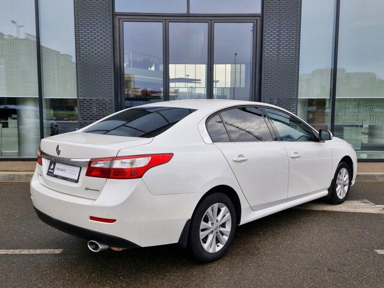 Седаны renault