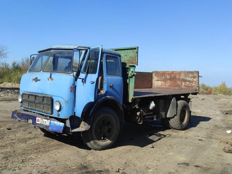 Грузовик маз 500