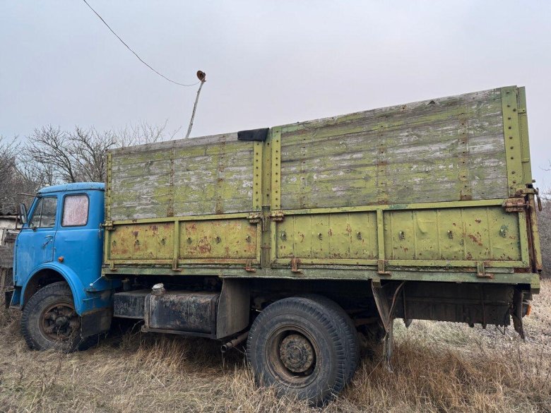 Бортовой грузовик маз 5335