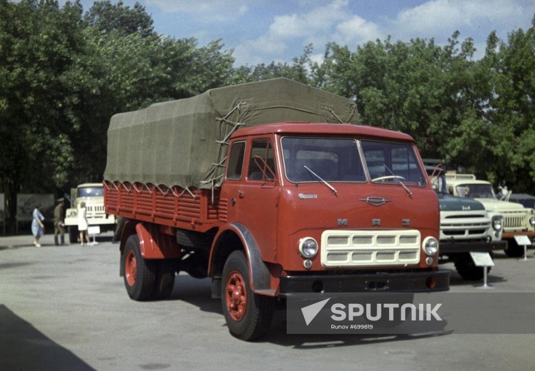 Грузовик МАЗ 500