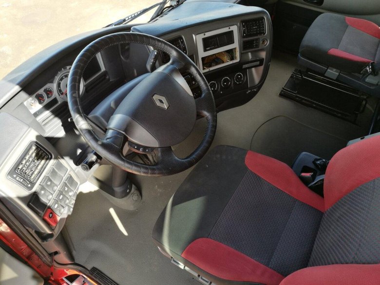 Renault Magnum 2008 салон