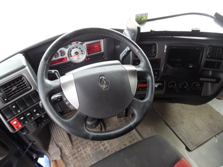 Renault Magnum 2005 салон