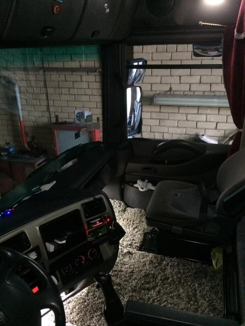 Renault Magnum 2002 салон