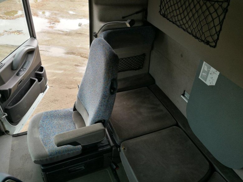 Рено Магнум кабина