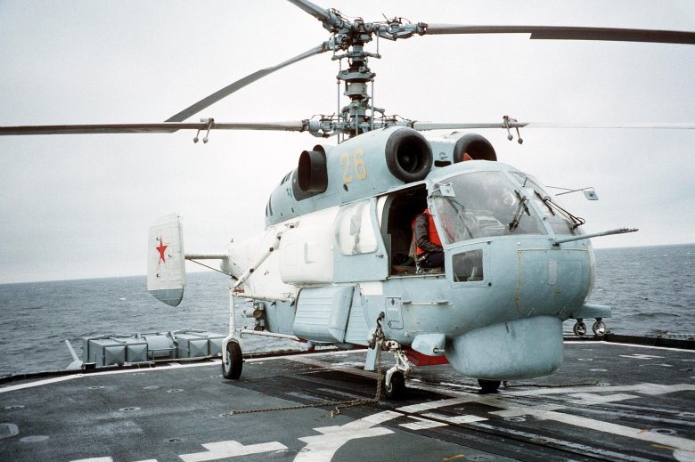 Вертолет Russian ka-27 Helix