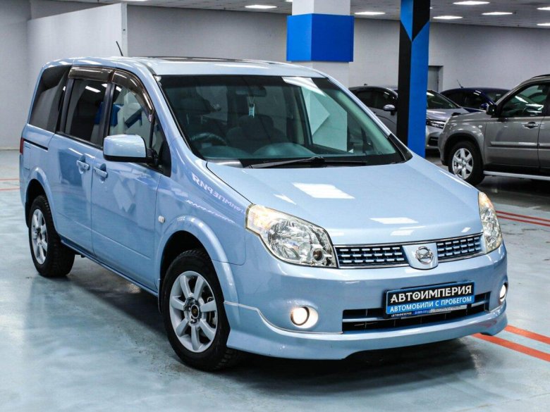 Ниссан минивэн 2005 года