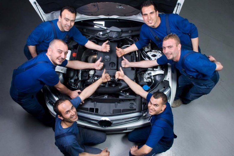 Работник автосервиса