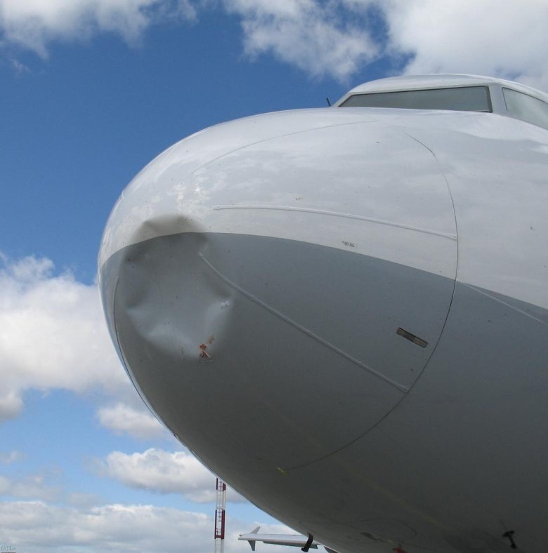 Обтекатель самолета