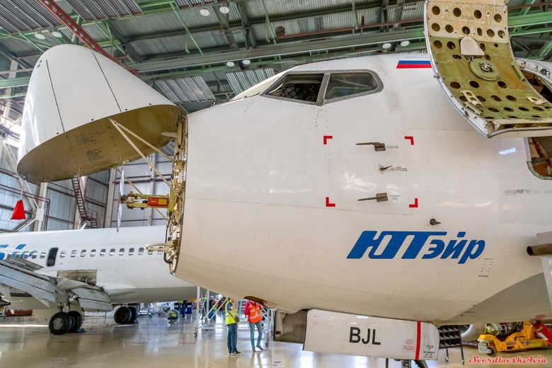 SSJ 100 носовой обтекатель