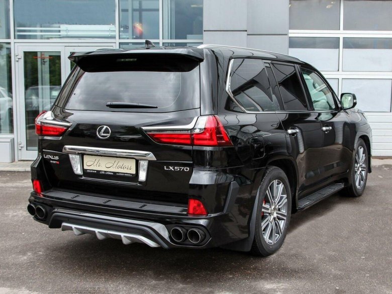 Lexus LX 570 черный в обвесе