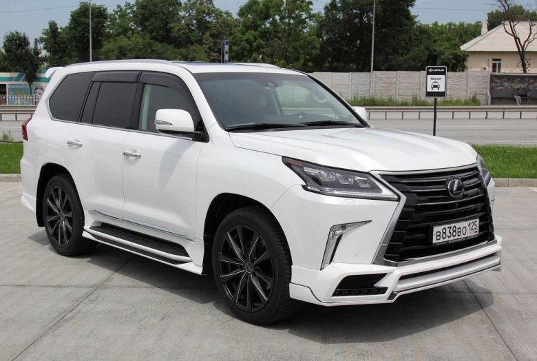 Лексус ЛХ 570 белый 2017