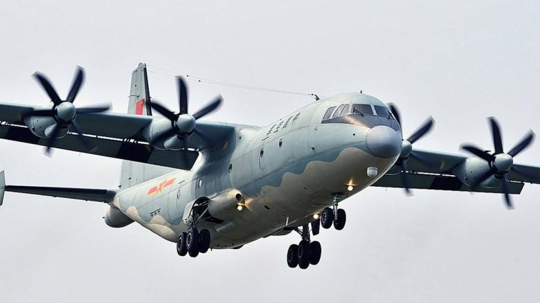 Транспортный турбовинтовой самолет АН-12