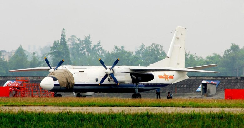 АН-24 военно-транспортный самолёт