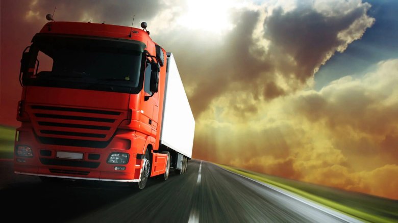 Фура на фоне заката