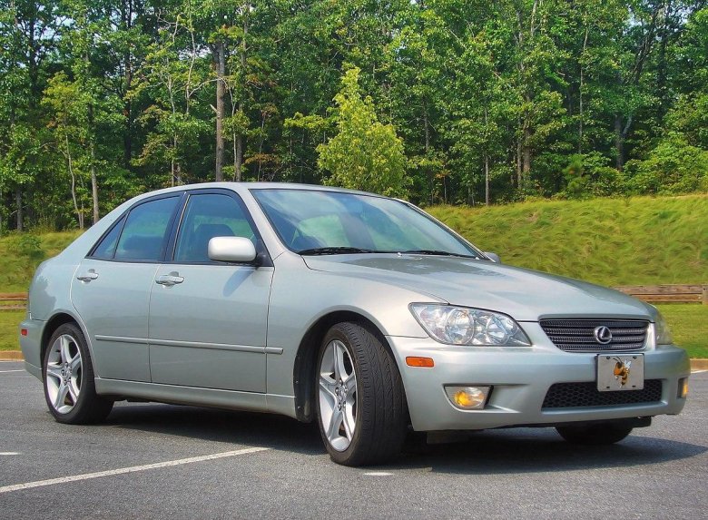Lexus is 300 2000