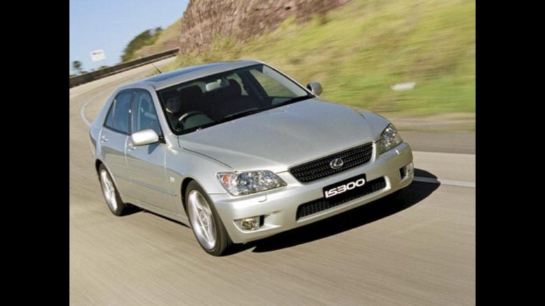 Лексус is300 2001