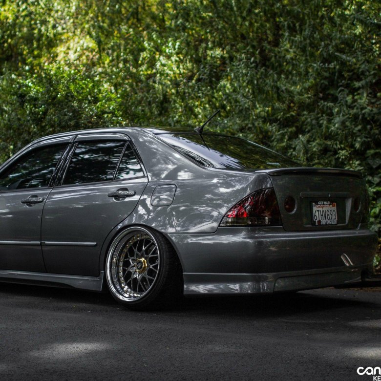 Лексус is300 2005