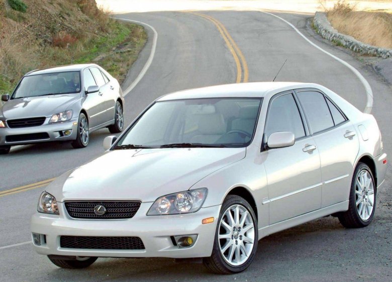 Лексус is 300 2000