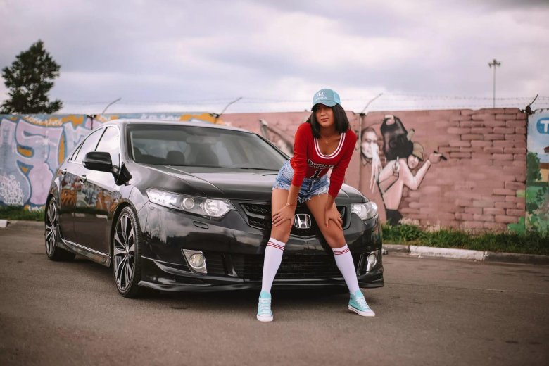 Хонда Аккорд 7 и девушки