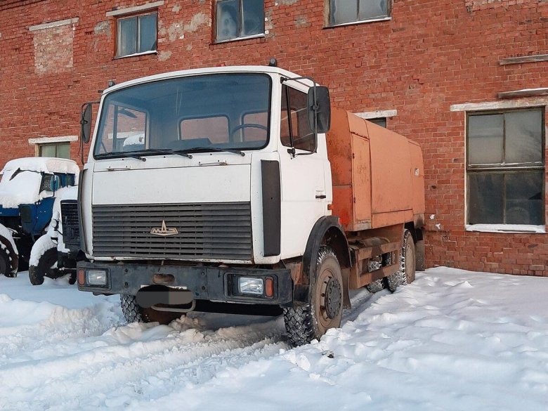 Мусоровоз маз