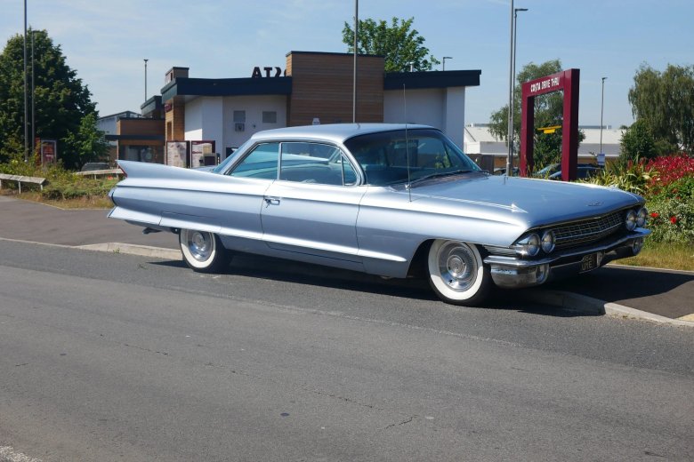 Cadillac Coupe Deville 1966 днище