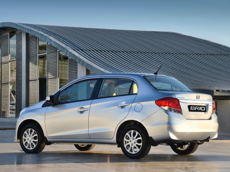 Хонда Брио