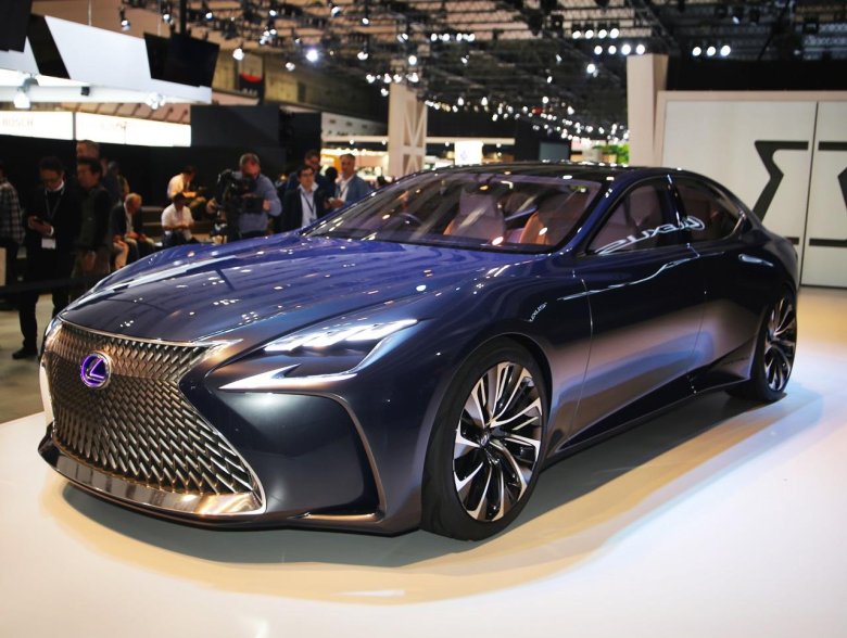 Лексус 2025