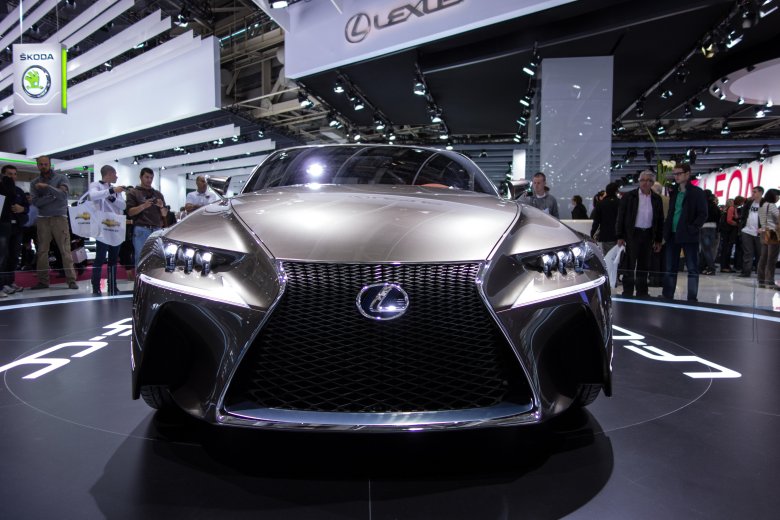 Парижский автосалон