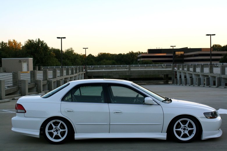 Honda Accord 6 белый