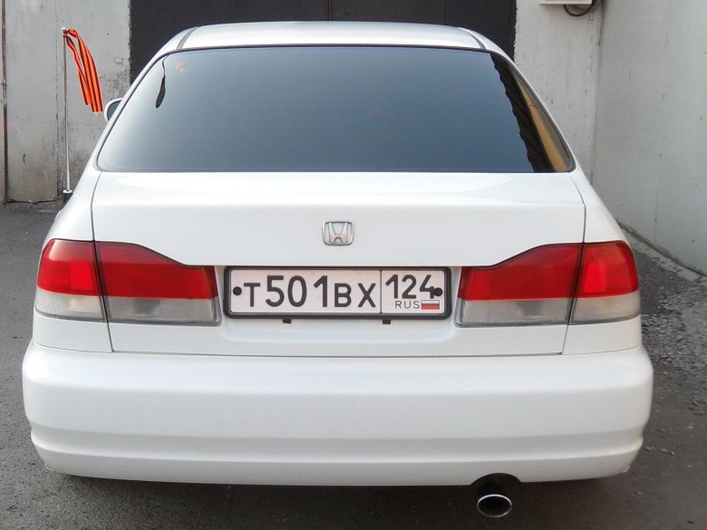 Хонда Домани сзади