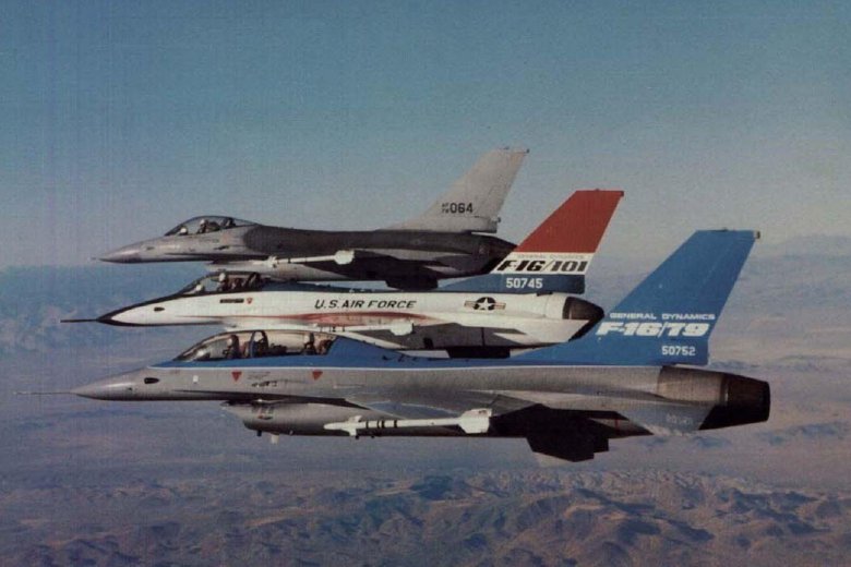 Ф 16 истребитель