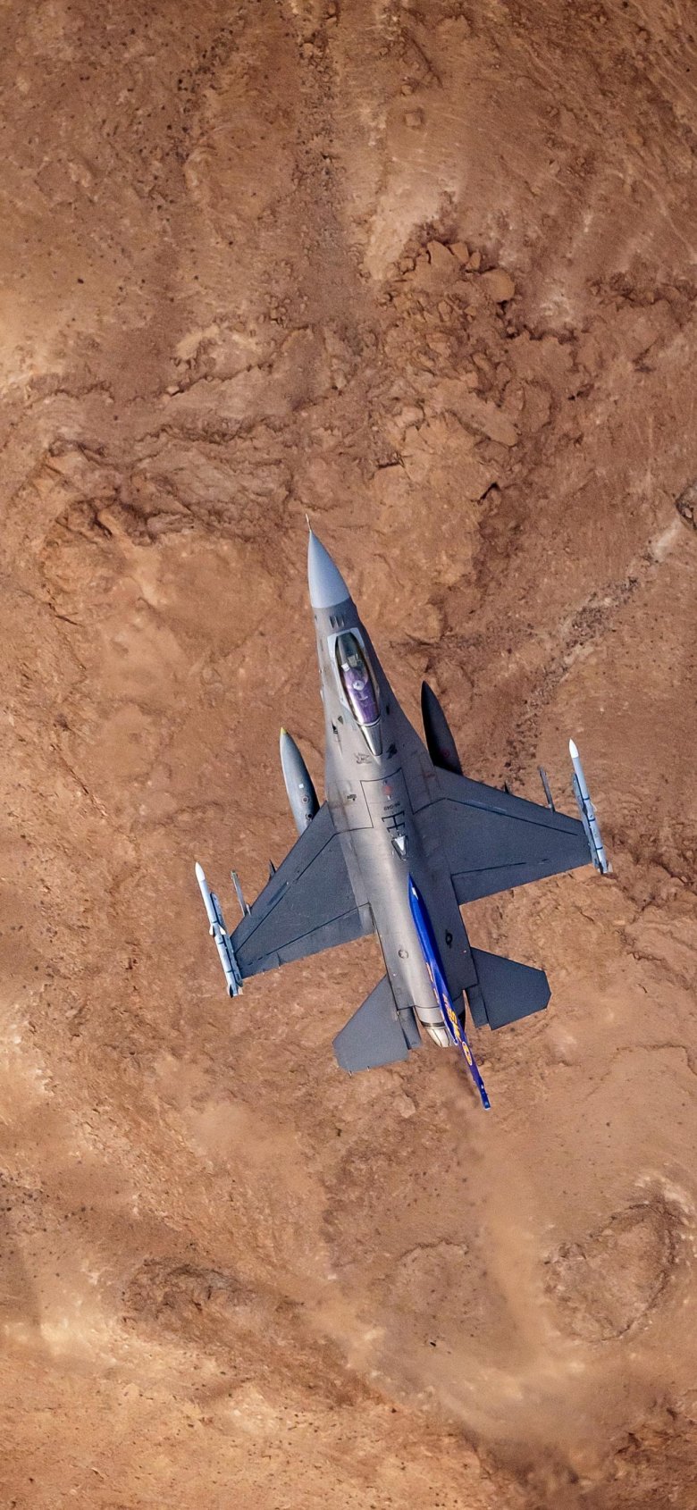 General dynamics f 16 fighting falcon