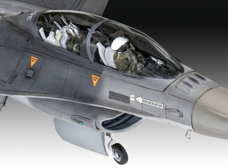 Revell f 16d