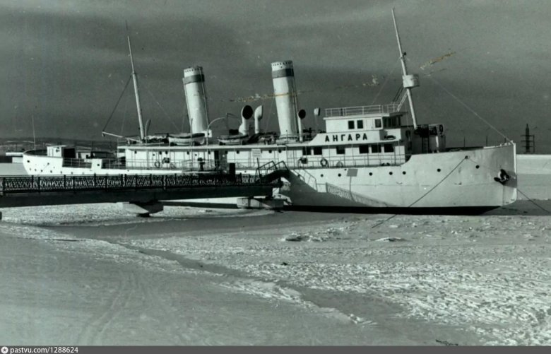 Ледокол Ангара в Иркутске фото