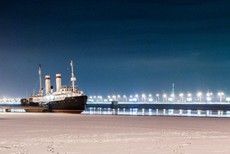 Ледокол Ангара в Иркутске набережная