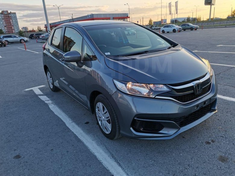 Машина Хонда фит 2019