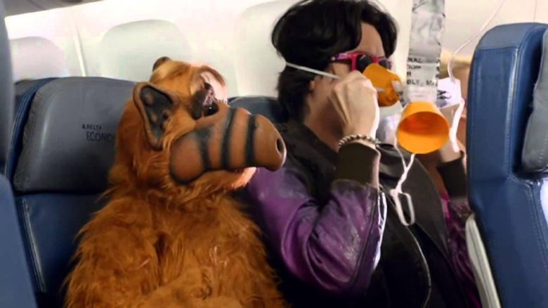 Кислородные маски для пассажиров