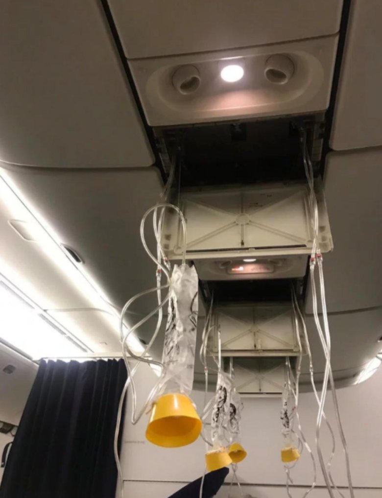 Боинг 737 кислородные маски