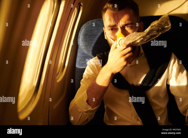 Маска в самолете для пассажиров